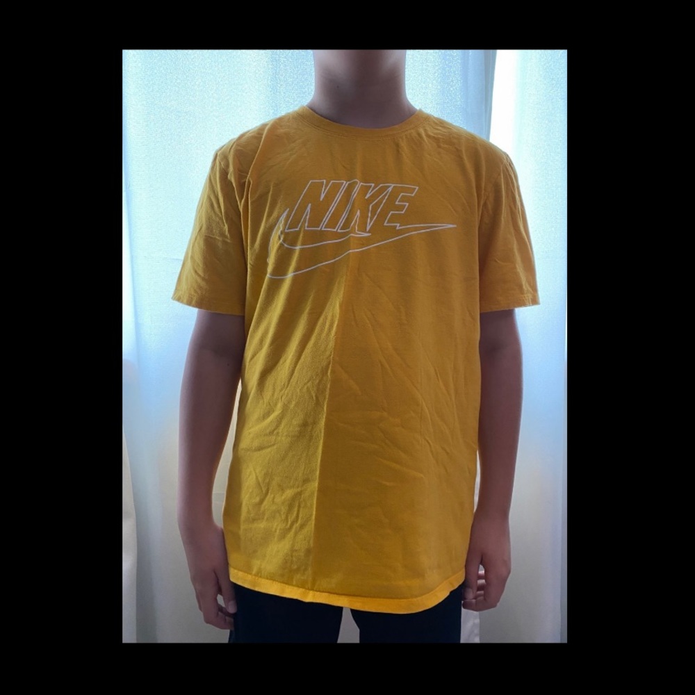 NIKE TEE